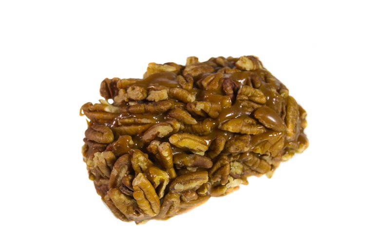 prod_e__0004_AuntCharlottes-candy-Easter-Caramel Pecan Vanilla Fudge Egg-4699