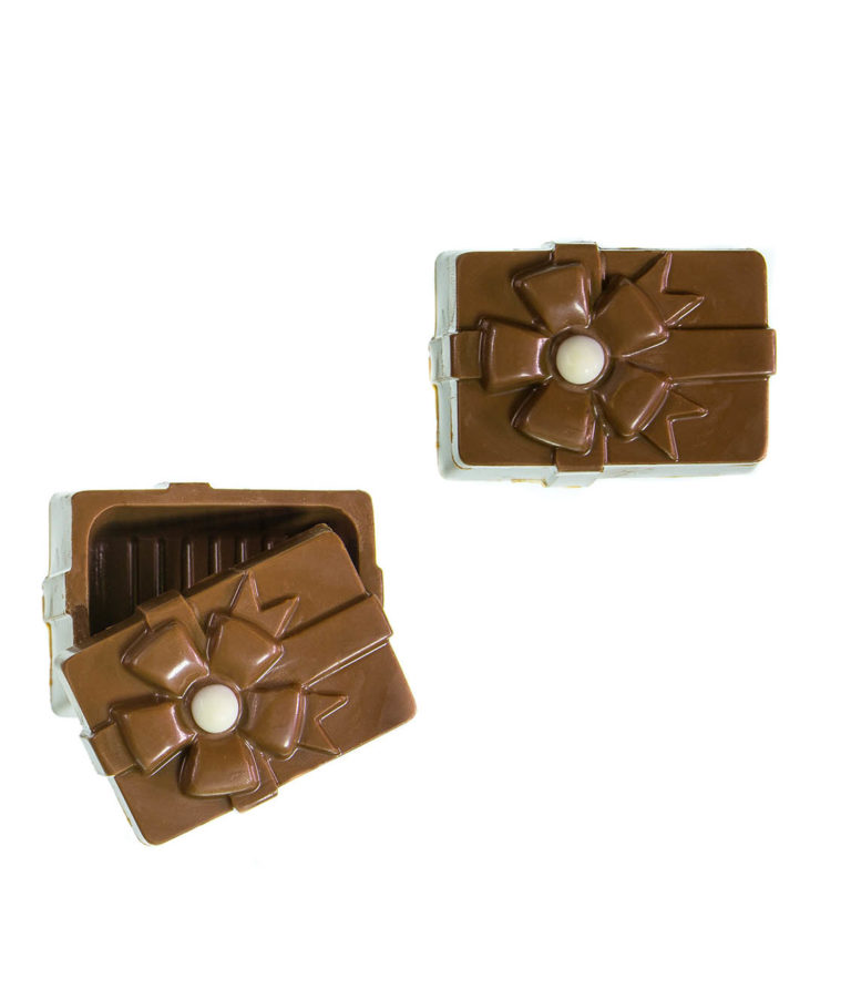 ac_prod_moms_0000_tiny_bow_chocolate_box_milk_7260