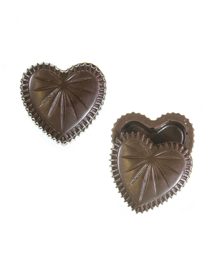 ac_prod_val_0000_tiny_cut_glass_heart_box_dark_7294