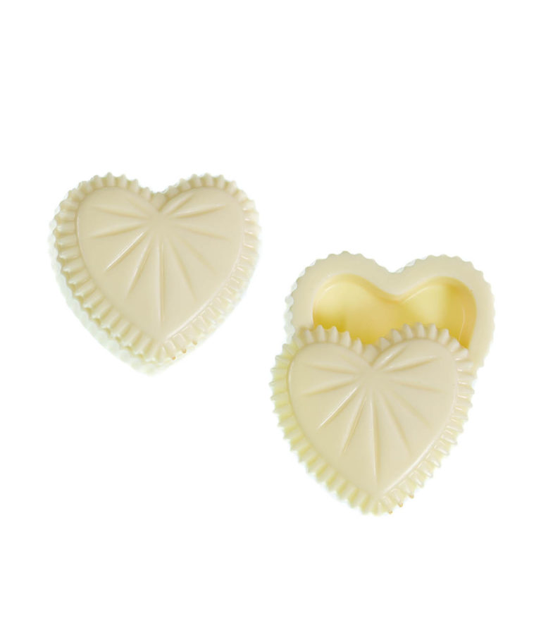 ac_prod_val_0045_tiny_cut_glass_heart_box_white_7258