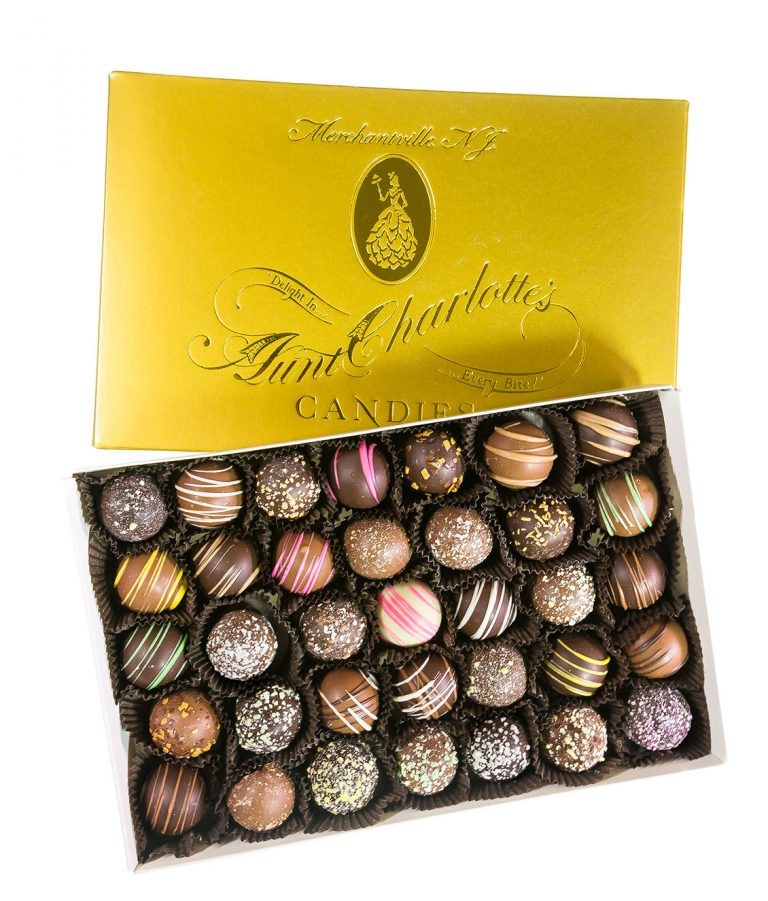 prod-bx_0000_auntcharlottes-boxed-0617-Truffles-7140