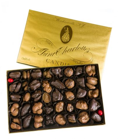 prod-bx_0010_auntcharlottes-boxed-0617-Fruit-Nut-Assortment-7100