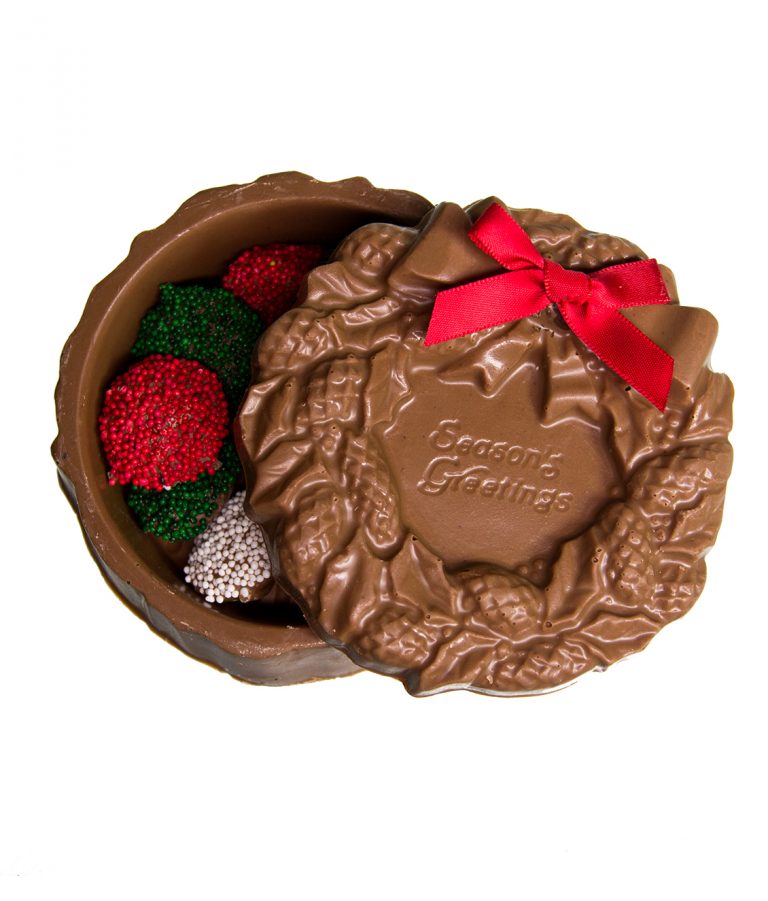 Chocolate Wreath Box filled with Non Pareils_AC-0875
